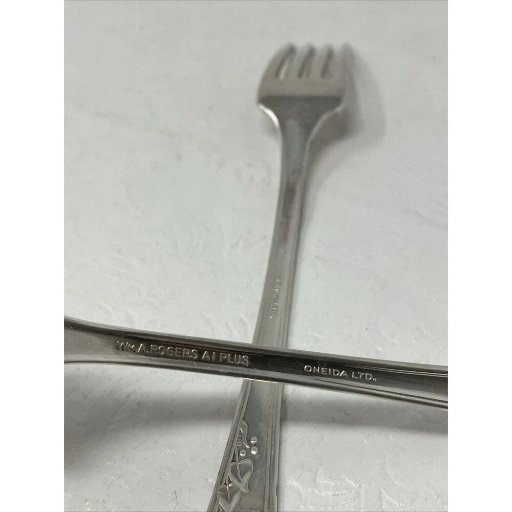 Wm Rogers Oneida Meadowbrook Heather Silver Plate LOT Of 2 Dinner Forks Vintage